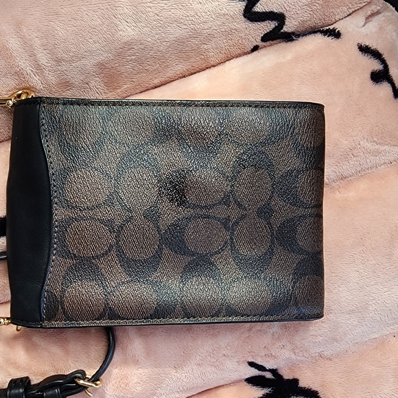 Coach Phone CrossBody - Picture 4 of 4